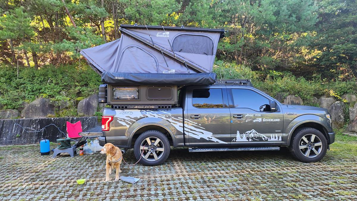 Goverland Goat Pop-Up Slide-In Pickup Truck Camper