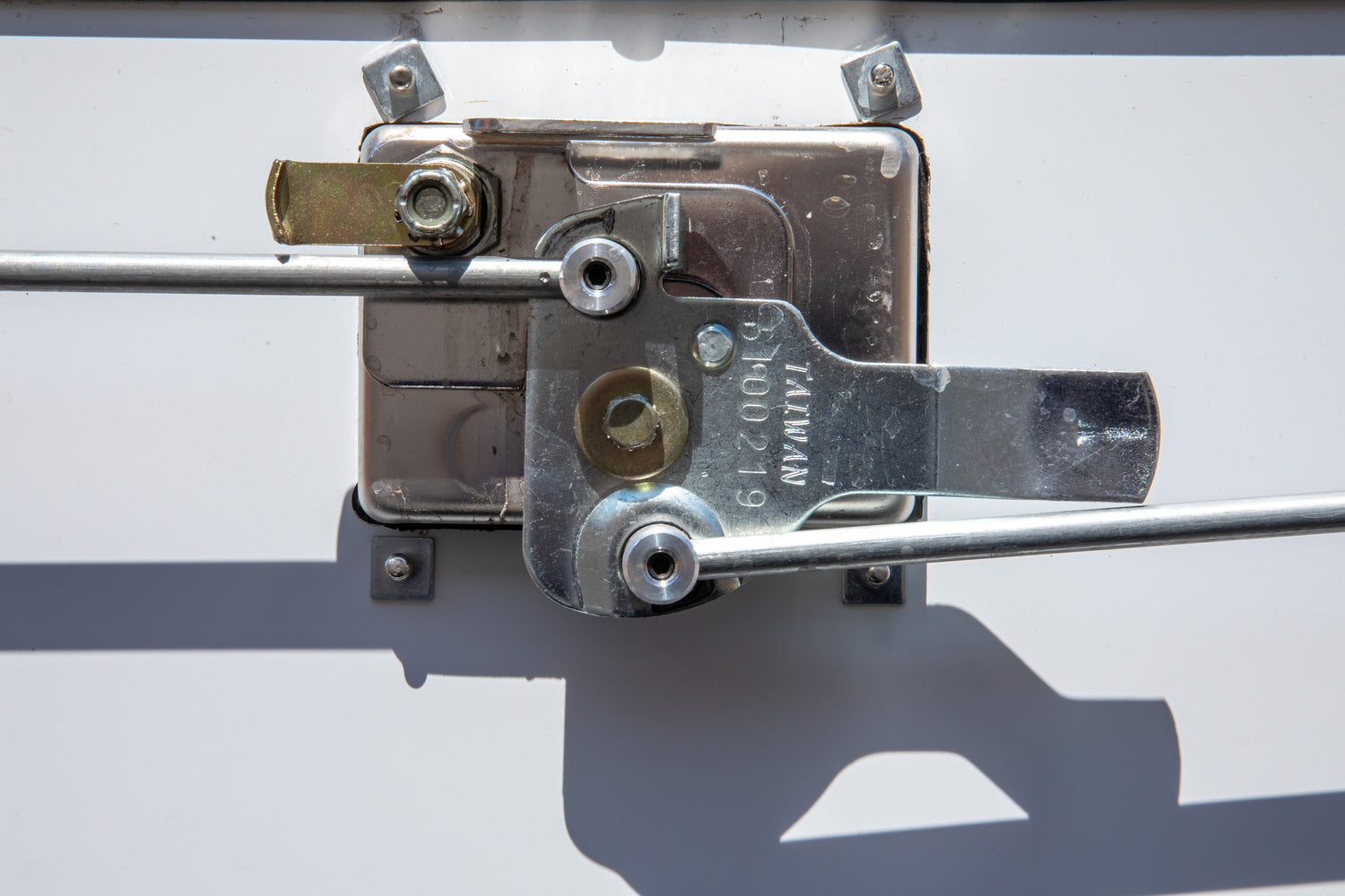 Ranch Fiberglass Workforce Truck Topper for Ford Maverick (Mid-Rise Height)