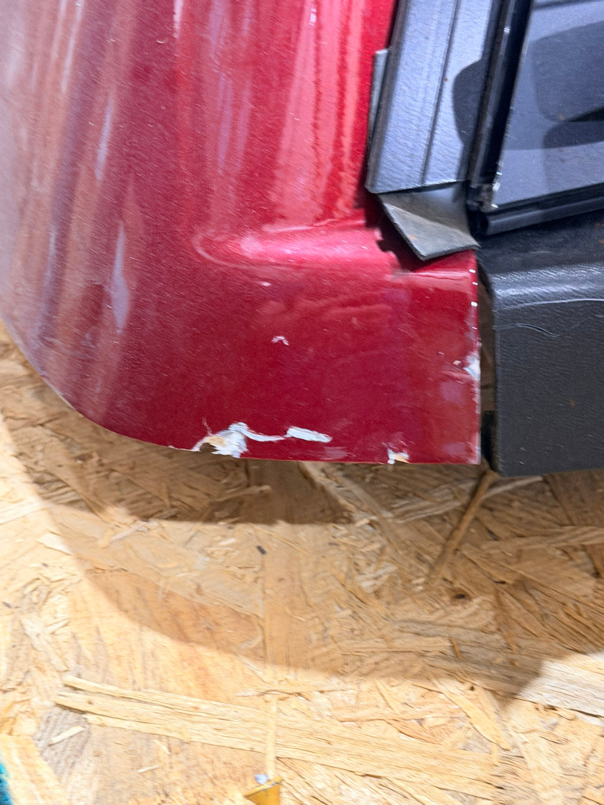 Outlet - Red Topper - Chevrolet Silverado / GMC Sierra 1500, 2020 - Scratch & Dent