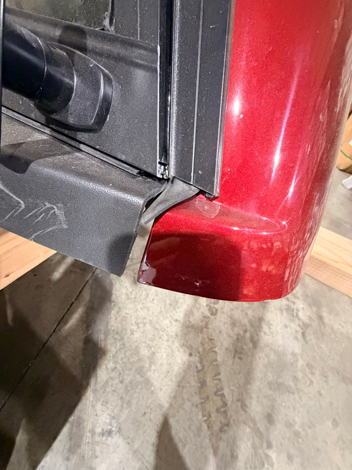 Outlet - Red Topper - Chevrolet Silverado / GMC Sierra 1500, 2020 - Scratch & Dent