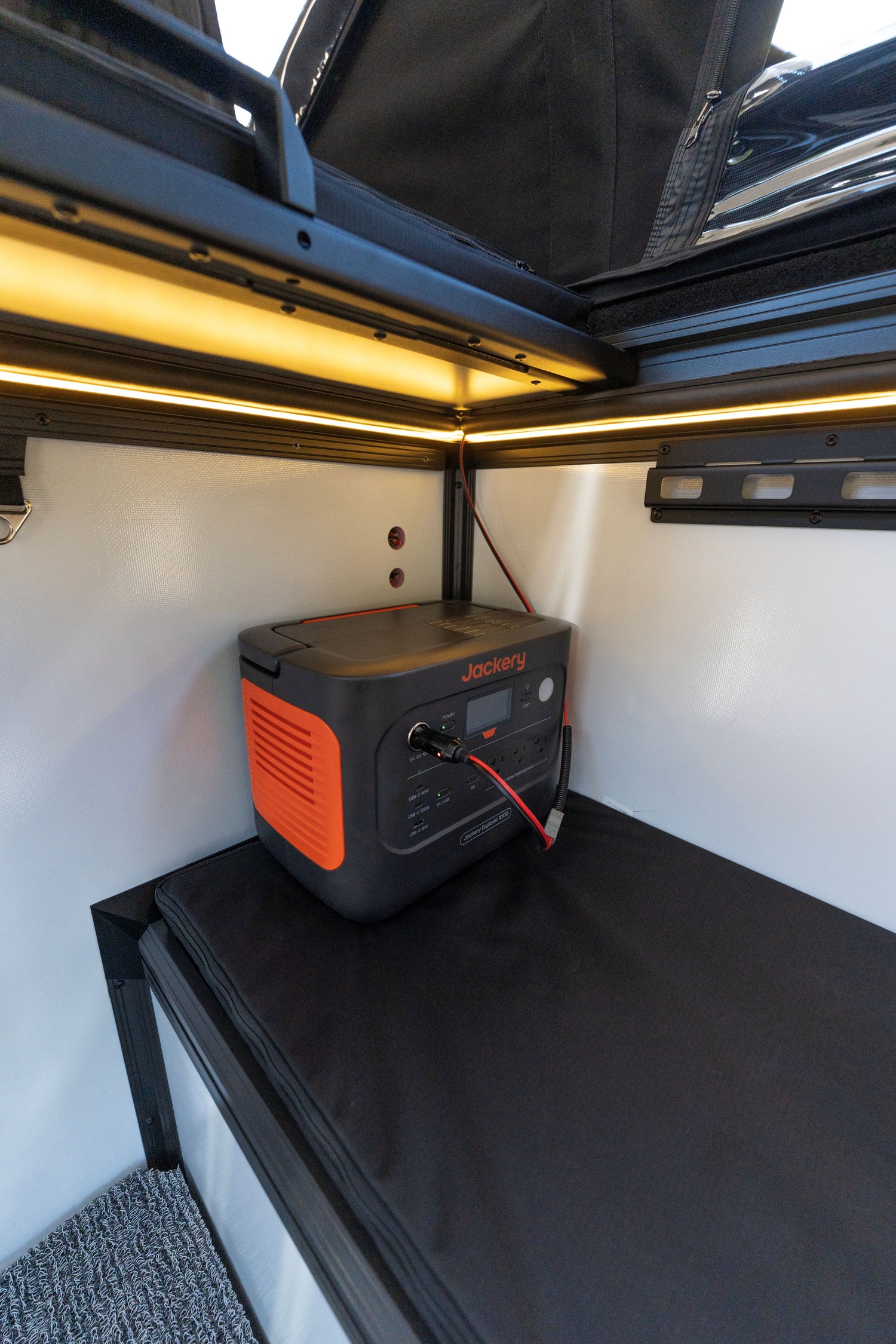 Goverland Goat Pop-Up Slide-In Pickup Truck Camper