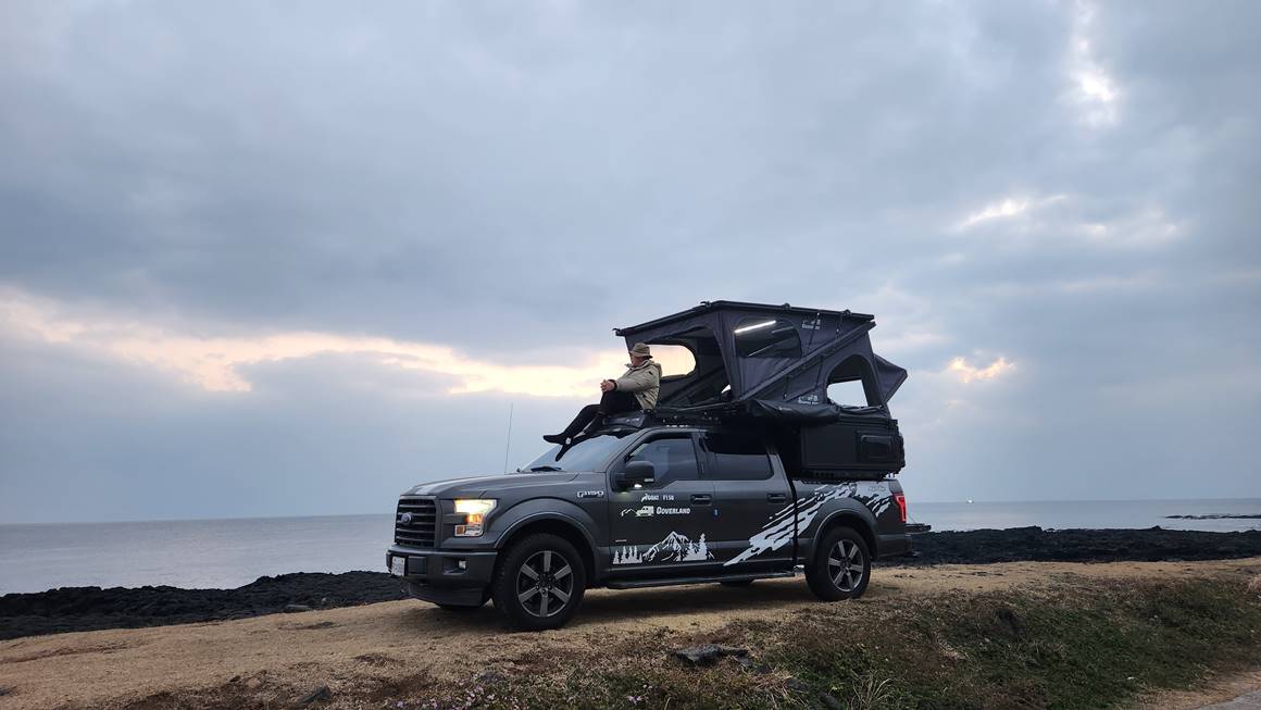 Goverland Goat Pop-Up Slide-In Pickup Truck Camper