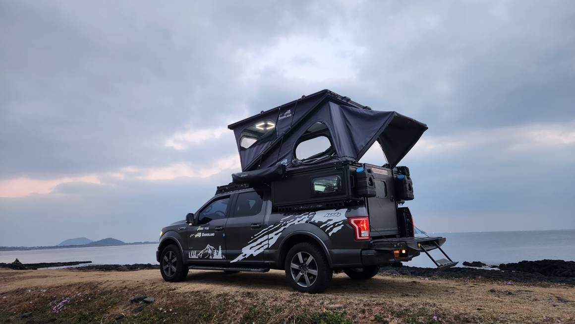 Goverland Goat Pop-Up Slide-In Pickup Truck Camper