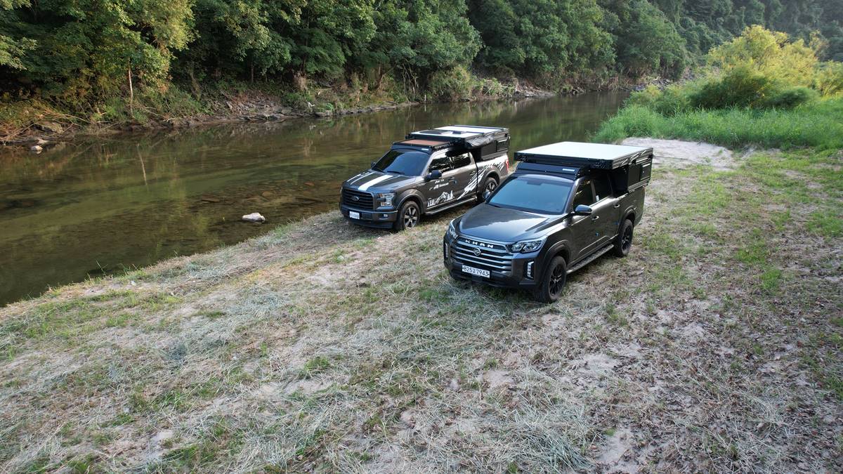 Goverland Goat Pop-Up Slide-In Pickup Truck Camper