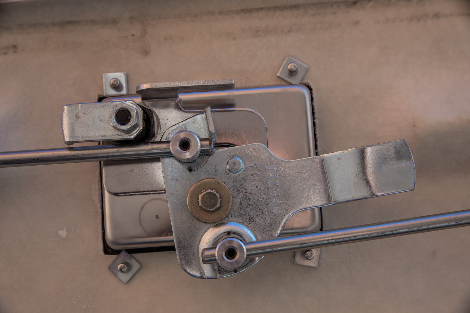 Ranch Fiberglass Workforce Truck Topper for Ford Maverick (Mid-Rise Height)