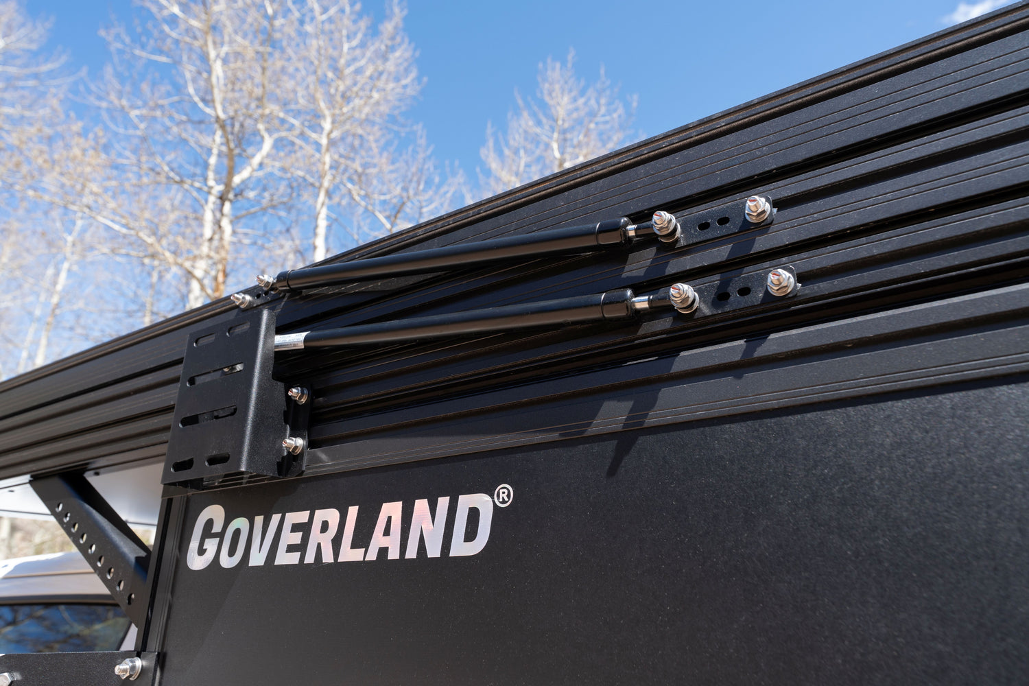 Goverland Goat Pop-Up Slide-In Pickup Truck Camper